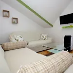 Apartments Mara